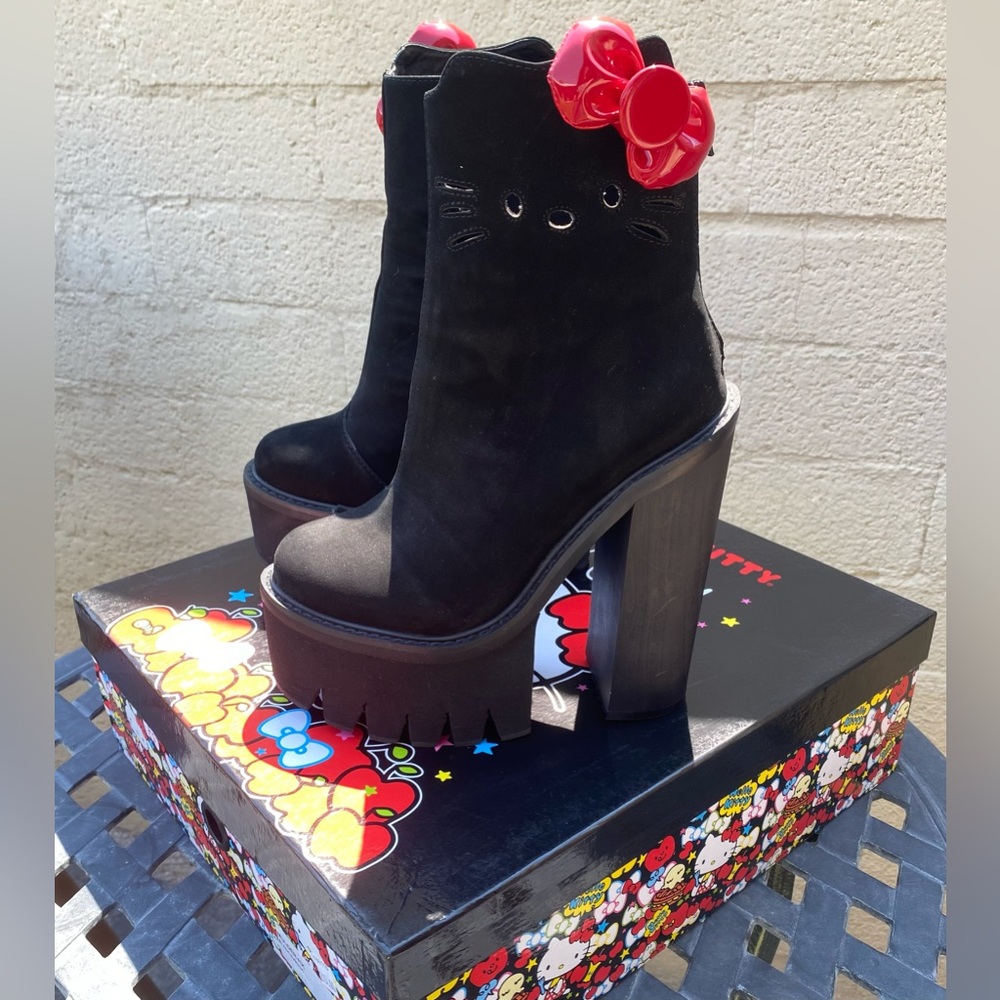 Hello Kitty Jeffrey Campbell Mulder boot size 6 black with red bow NWB